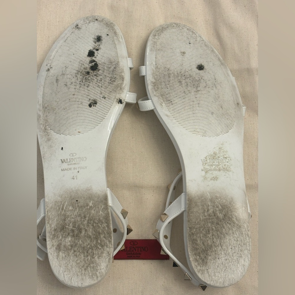 ❤️VALENTINO GARAVANI ROCKSTUD FLAT RUBBER SANDALS❤️ - Picture 10 of 13
